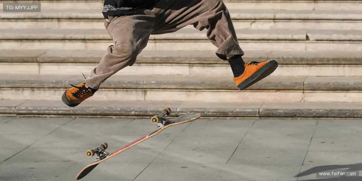 🎁 周边好物，把热爱穿在身上、握在手里！👕